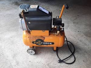 lot 16 image: Proforce 6-gallon Air Compressor