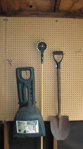 lot 53 image: Garden Tools