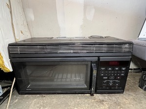 lot 112 image: GE Microwave
