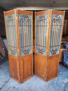 lot 32 image: Room dividers