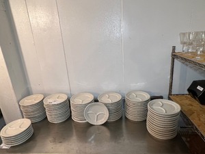 lot 81 image: 84 Homer Laughlin Restaurant Ware 9.5 Divided Plates