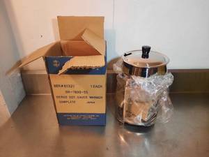 lot 161 image: Like New Serco 3 Qt. Sauce Warmer