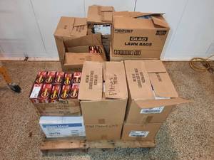 lot 57 image: Pallet of Vinyl Gloves