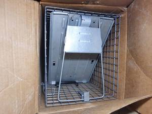 lot 100 image: Havahart Extra Large 2-Door Trap