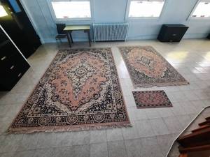 lot 44 image: ARAK Area Rugs