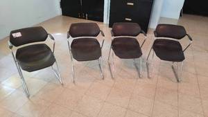 lot 162 image: 4 Black Seat Chairs