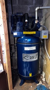 lot 8A image: CAire II Quality Air Compressor