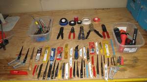 lot 133 image: Wire cutters, flashlights, screwdrivers and more.