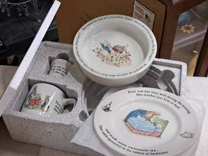 lot 963 image: Wedgewood Peter Rabbit theme Nursery Set - Plate, Bowl, Cups
