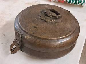 lot 957 image: Brass Decorative Storage Box