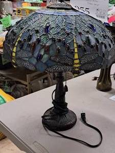 lot 955 image: Tiffany Style Table Lamp