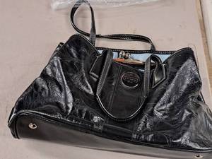lot 997 image: Coach Womens Leather Purse