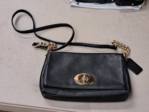 lot 988 image: Coach Womens Purse