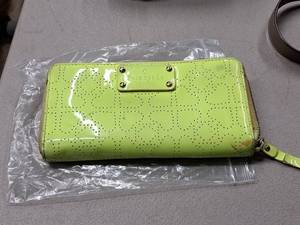 lot 999 image: Kate Spade Womens Clutch