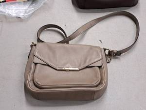 lot 1001 image: Coach Womens Purse