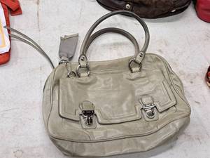 lot 1012 image: Coach Womens Purse