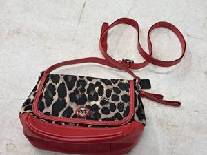 lot 1014 image: Coach Womens Leather Trimmed Purse