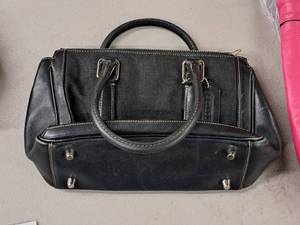 lot 1027 image: Coach Womens Leather Trimmed Purse