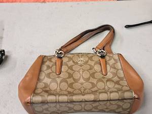 lot 1026 image: Coach Womens Purse