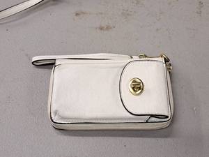 lot 1019 image: Coach Womens WalletClutch