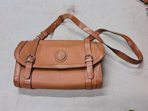 lot 1052 image: Truss Ardi Womens Leather Purse