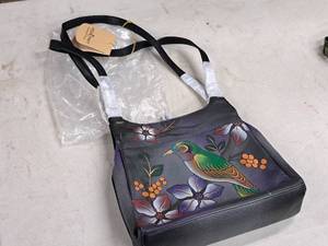 lot 1047 image: Anuschka Womens Leather Purse