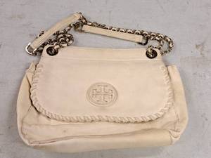lot 1046 image: Womens Purse