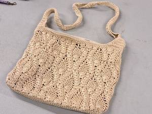 lot 1045 image: Lina Womens Purse