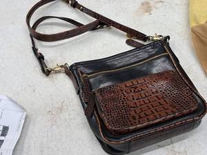 lot 1037 image: Brahmin Womens Purse
