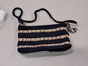 lot 1040 image: The Sak Womens Purse