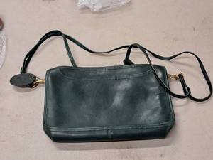 lot 1088 image: Frye Womens Purse