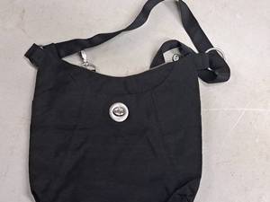 lot 1084 image: Baggallini Womens Purse