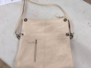 lot 1082 image: Valentia Womens Purse