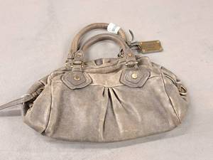 lot 1076 image: Marc By Marc Jacobs Womens Purse