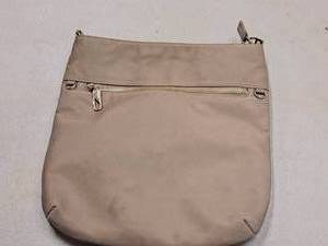 lot 1069 image: Travelon Womens Bag