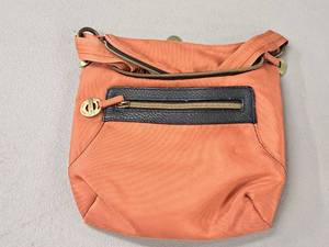 lot 1071 image: Travelon Womens Bad