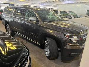 lot 4 image: 2015 Chevrolet Suburban LTZ 4x4