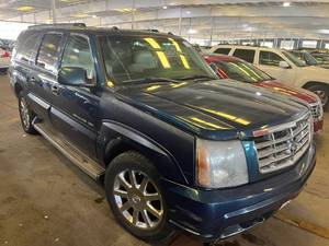 lot 13 image: 2005 Cadillac Escalade ESV AWD