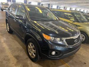 lot 21 image: 2013 Kia Sorento LX AWD