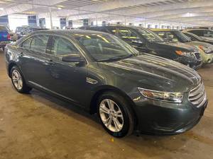 lot 22 image: 2016 Ford Taurus SE