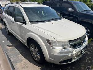 lot 26 image: 2009 Dodge Journey RT