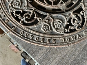 lot 5 image: Adams Company  Vintage grate