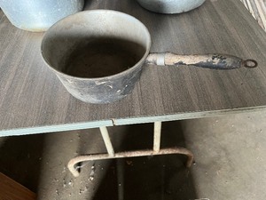lot 41 image: kettle with wood handle