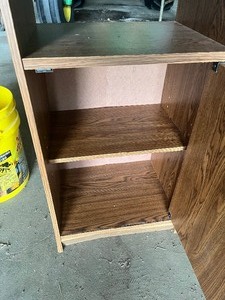 lot 52 image: Small Shelf