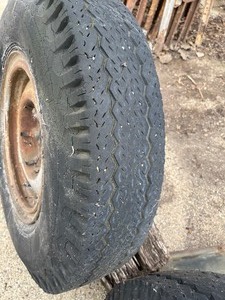 lot 12 image: 7.50x16 split rim