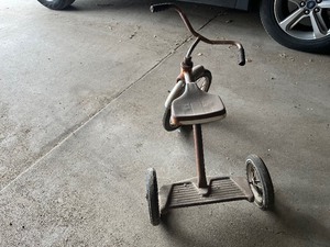 lot 22 image: Vintage Trike