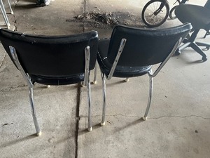 lot 26 image: 2 chairs  for garage