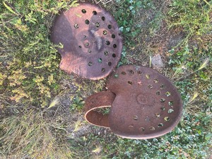 lot 72 image: 2 old metal seats