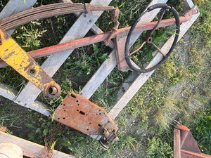 lot 69 image: Misc Farm Items