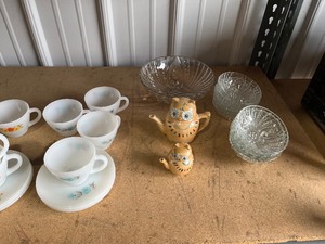 lot 73 image: lot of old dishes